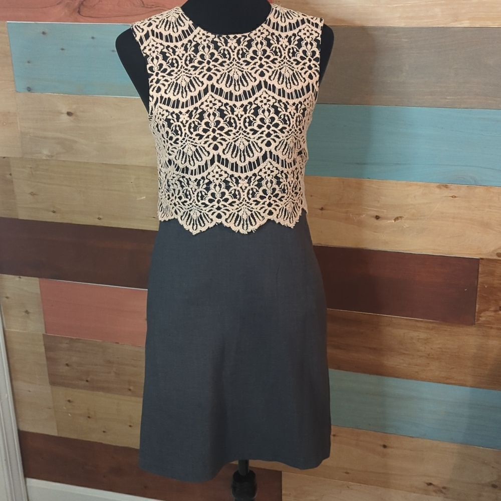 Size 2 petite halogen dress with pockets and lace top